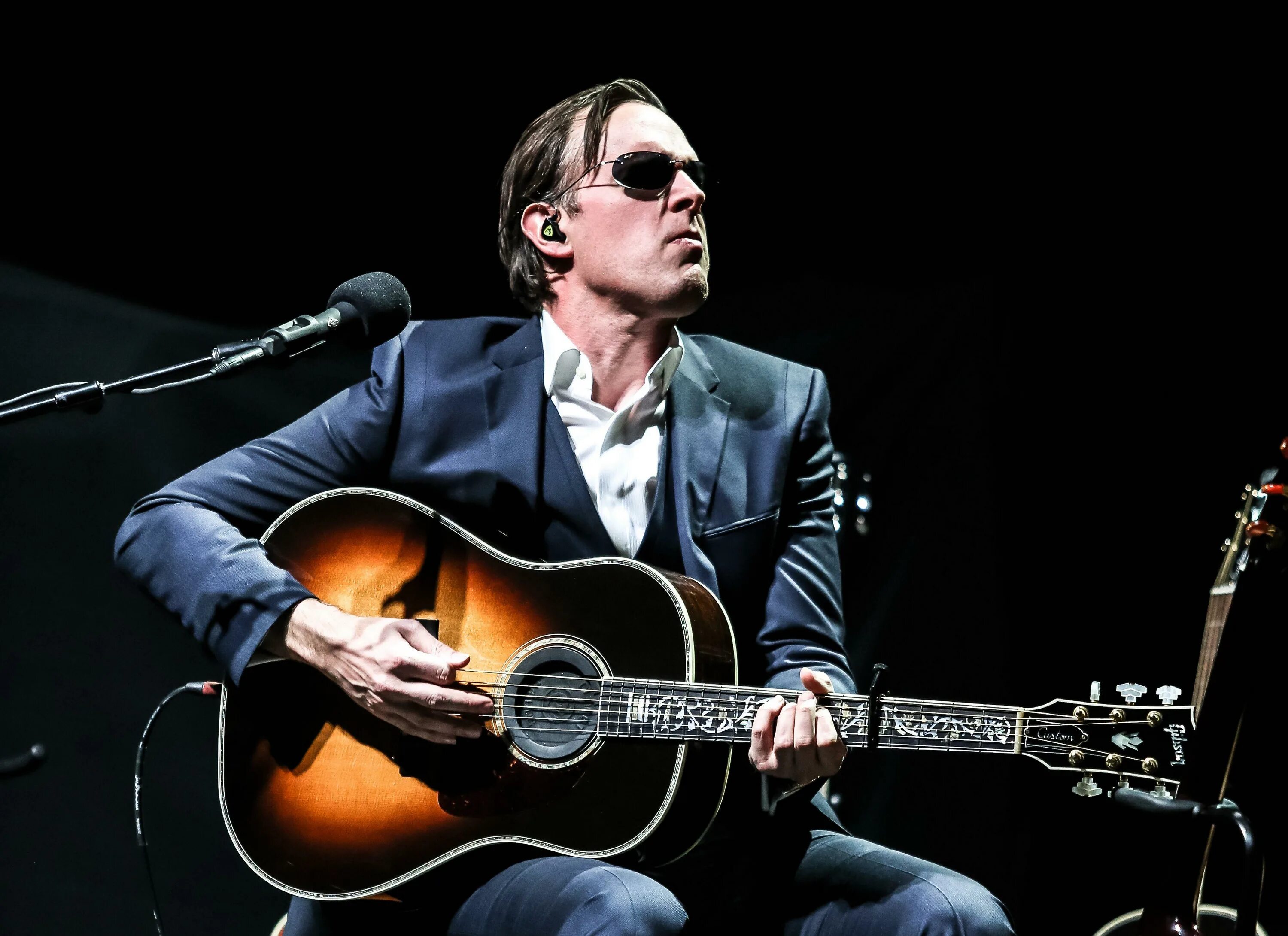 Joe Bonamassa. Joe Bonamassa гитарист. Joe Bonamassa 2022. Джо Бонамасса концерты. Блюз джо бонамасса