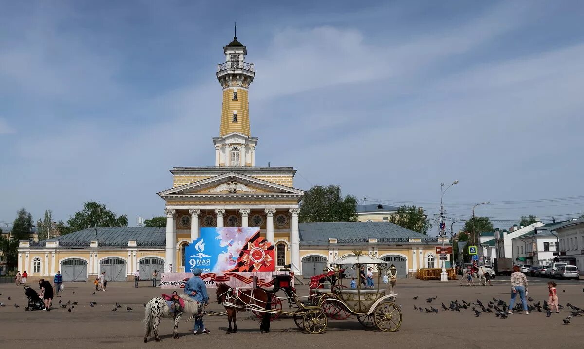 Пл кострома. Пожарная каланча Кострома площадь. Сусанинская площадь в Костроме. Кострома достопримечательности Сусанинская площадь. Пожарная каланча на площади Сусанина Кострома.