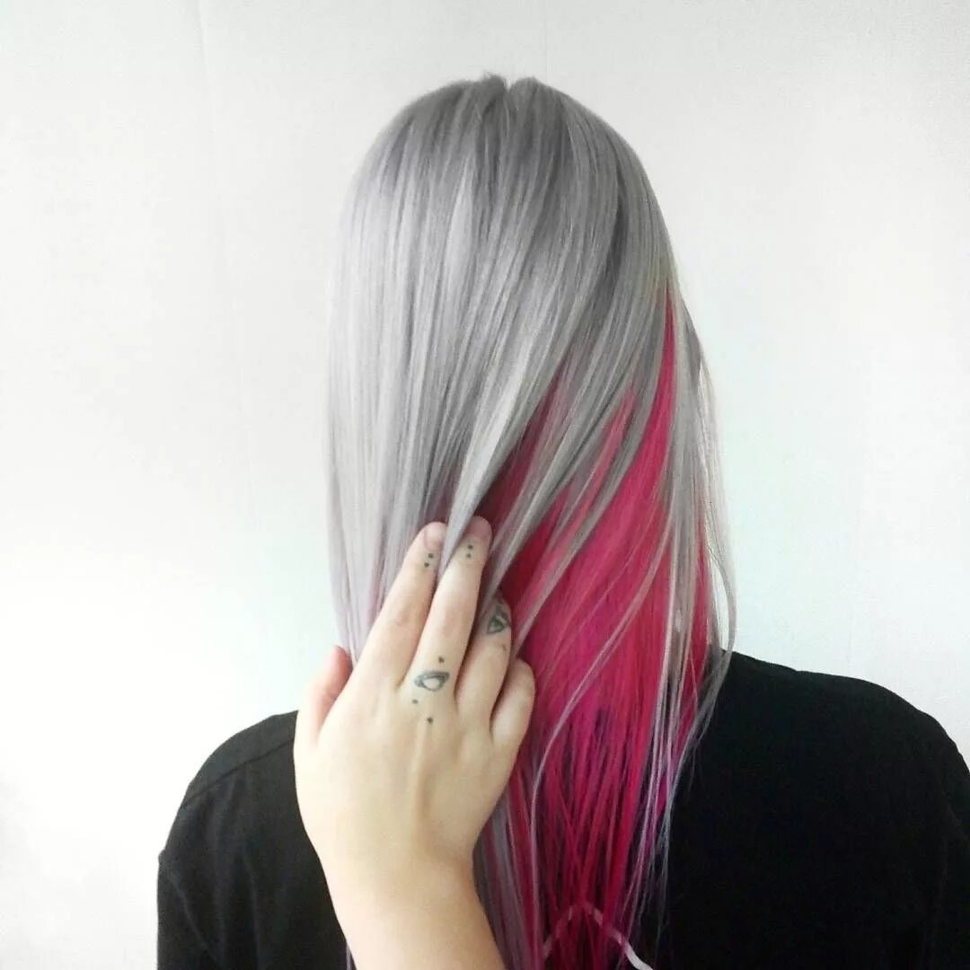 Скрытое окрашивание волос 2022 на темные волосы. Скрытое окрашивание воло. Белые пряди. Скрытое окрашивание волос белым. Скрытое окрашивание волос белым.