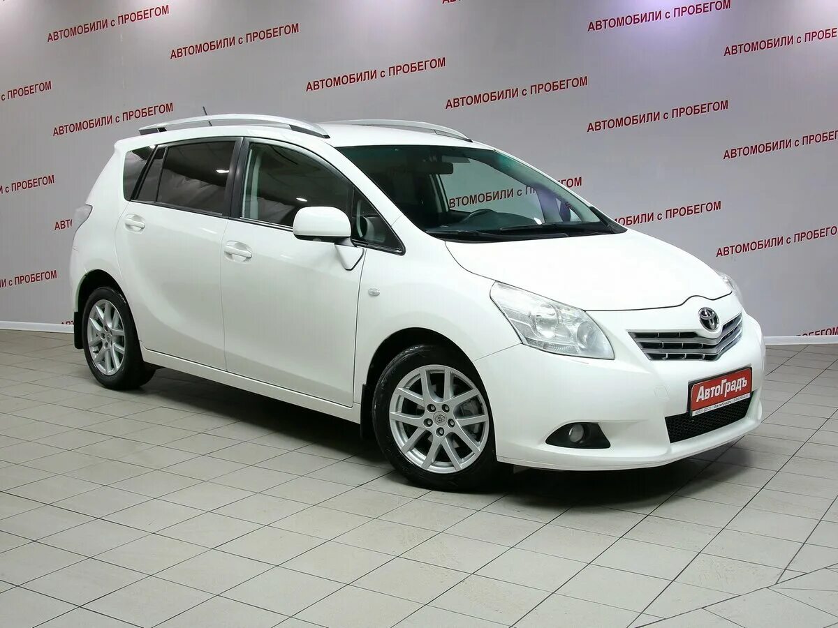 Авито авто москва тойота. Машина тойота версо. toyota verso 2010. тойота версо 2010. тойота аверс с версо.