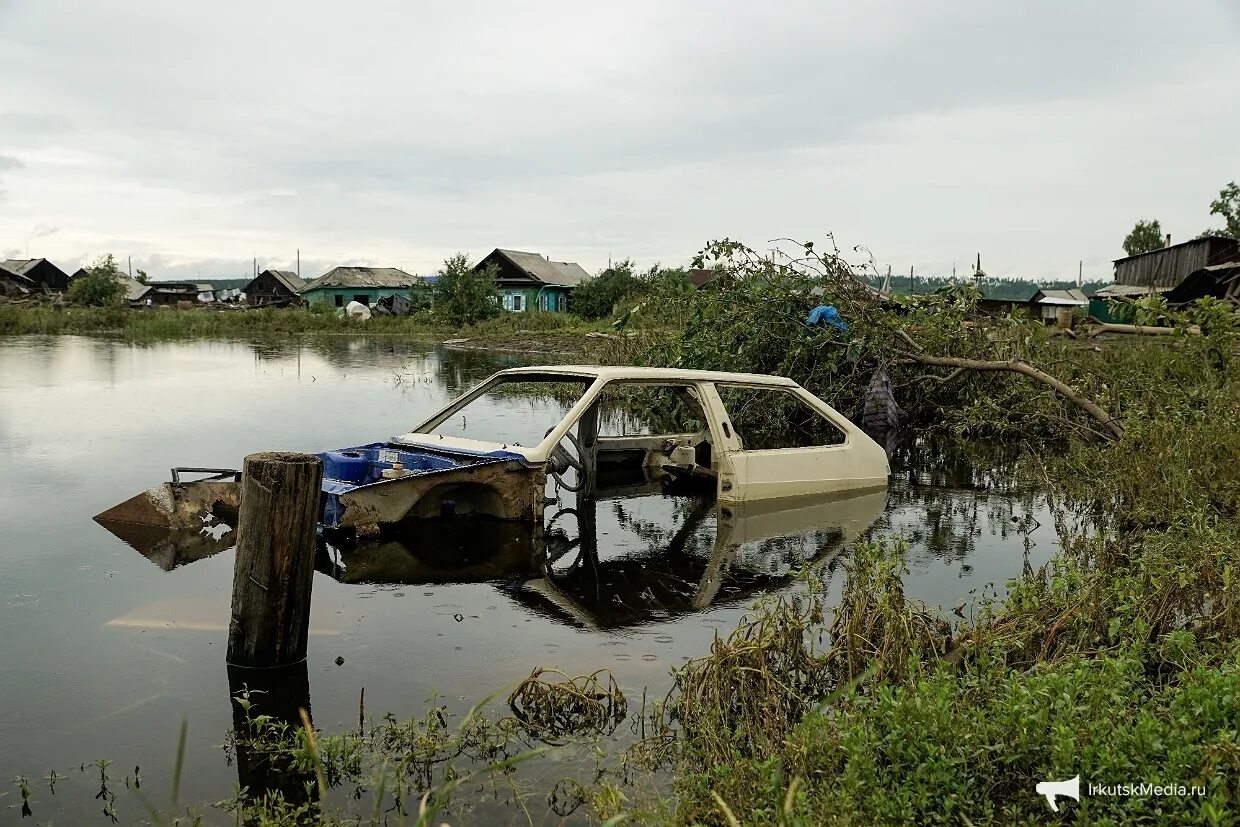 Потоп в новороссийске 2002. Наводнение в новороссийске 2002 широкая балка. 1. Наводнение в иркутской области 2001. Наводнение в широком.