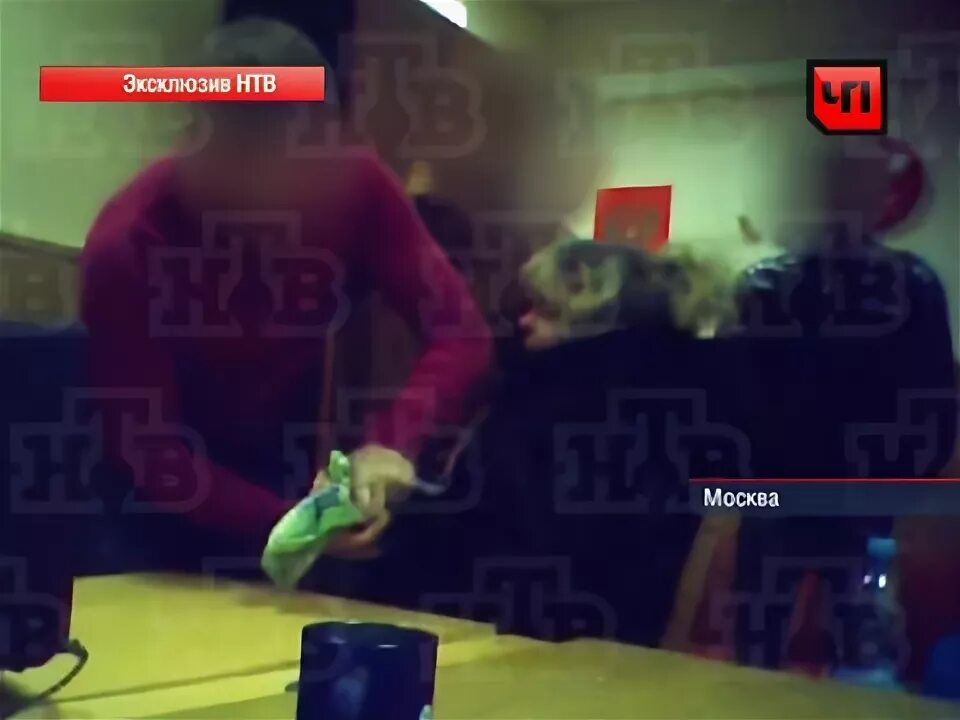 Сын установил камеру в комнате. Сын установил камеру в комнате
