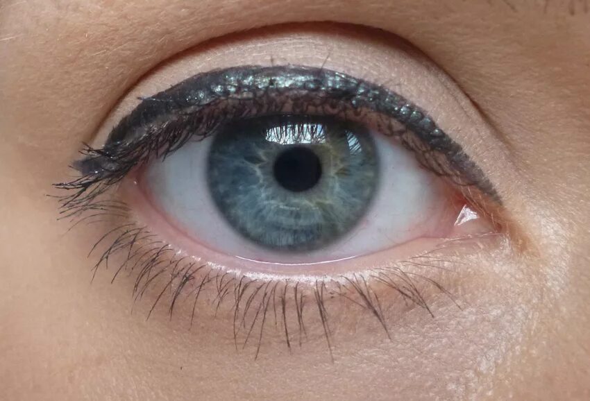 карандаш для глаз орифлейм 36552. серая подводка для глаз. стрелки макияж. серая подводка для глаз. Essence подводка для глаз eyeliner pen waterproof.