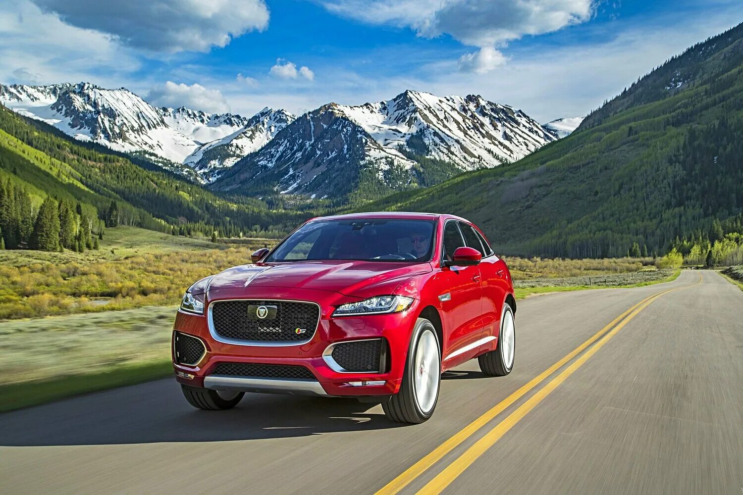 Супер кроссоверы. Jaguar f-Pace 2017. Ягуар ф Пейс 2017. Ягуар кроссовер 2022. Ягуар ф Пейс купе.