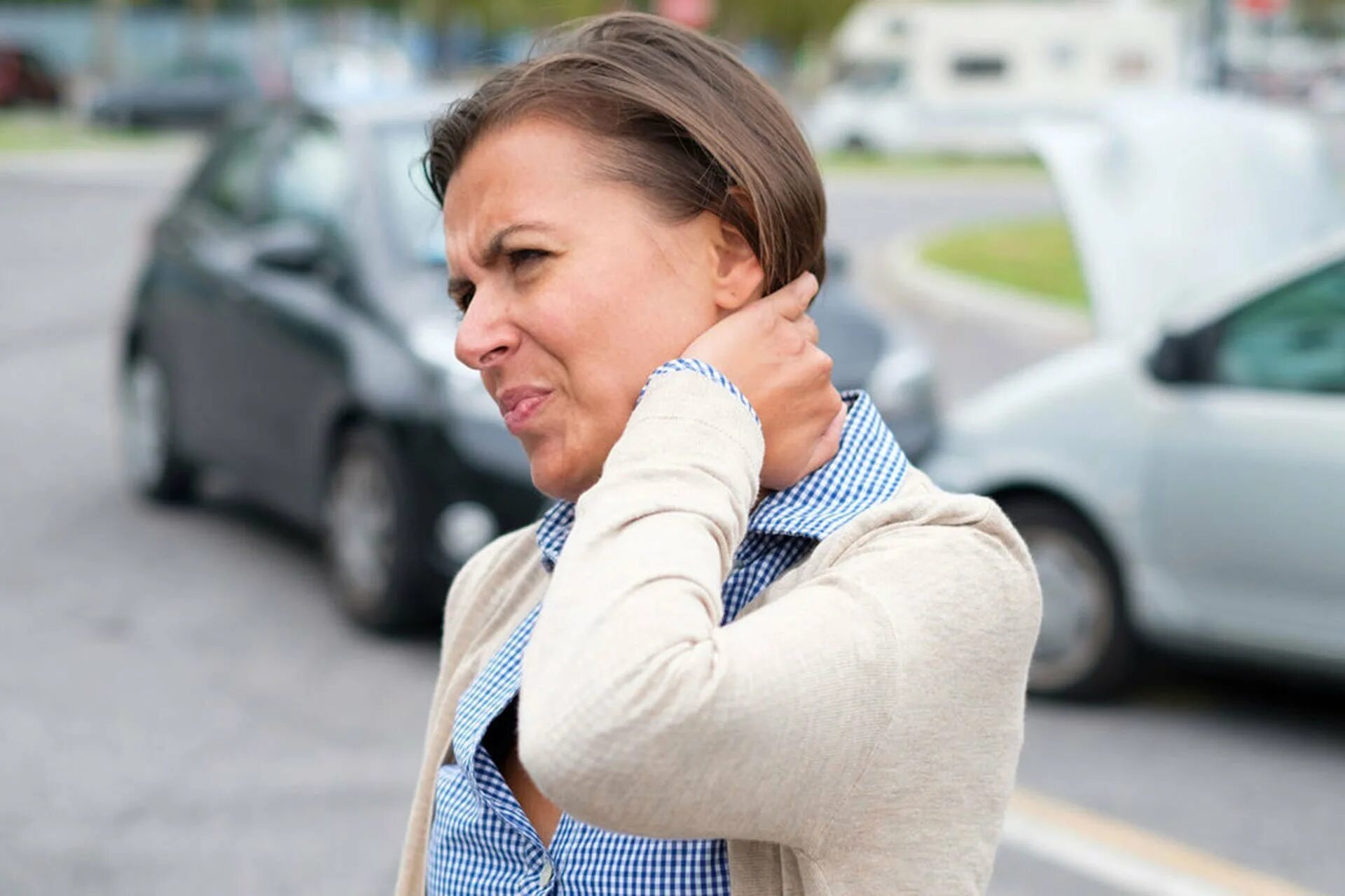 Узнать виновника дтп. Легкий вред здоровью фото. Car accident lawyer. Моральный вред.