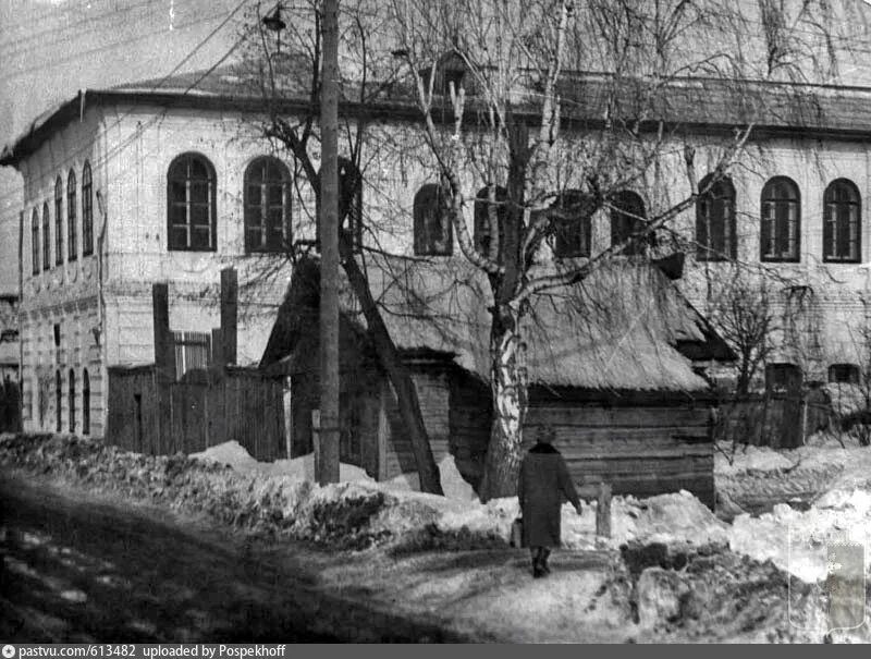 Пчелиный дом. Улица пчелина. Улица пчелина. Особняк юдиной (красноармейская, 100 челябинск. Пчелин дом в казани.