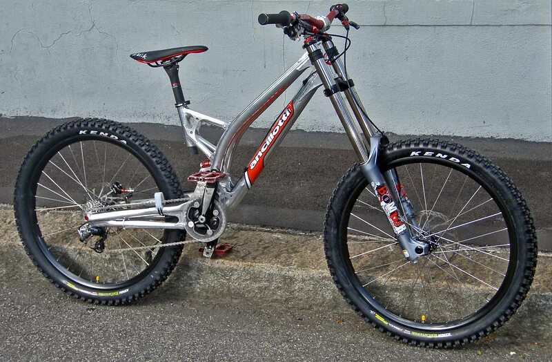 Фото dh. Yt bike dh. Маунтинбайк даунхилл. Скоростной спуск (горный велосипед). Mtb dh world cup 2020.