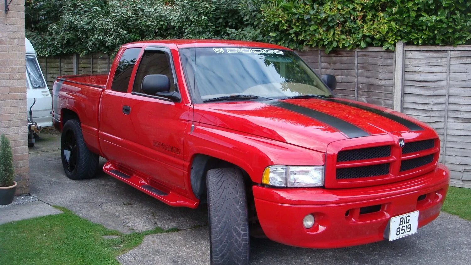 Купить додж бу авито. Dodge Ram 1999. Dodge Ram 1500 1999. Додж рам 1999. Додж Рэм 1999.