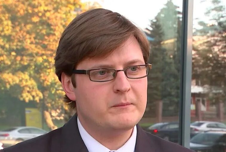 Хилл яков кедми. Михаил леонидович хазин экономист. Сергиенко владимир политолог жена. Алексей мухин политолог. Политологи 2022.