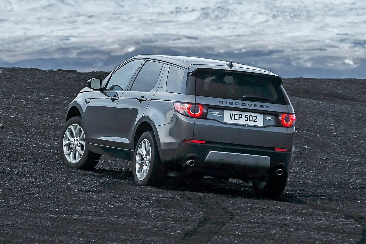 Ленд Ровер Дискавери спорт 2015. Рендж Ровер Дискавери 2015. Land Rover Discovery Sport 2015. Range Rover Discovery 2015.