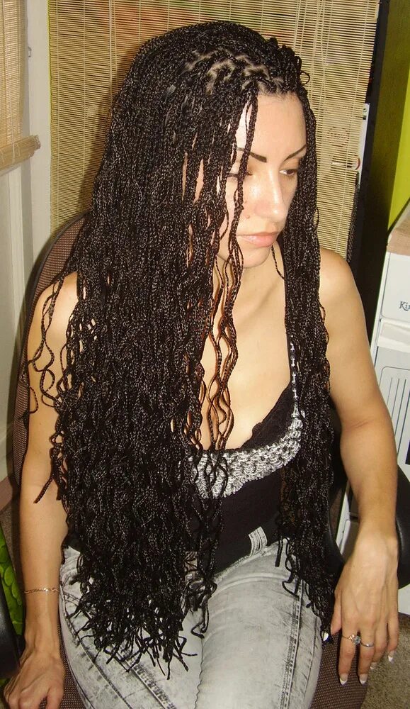 Косички зизи прямые. Зизи косички. Зизи косички средней длины. Зизи гофре косички. Зизи сью.