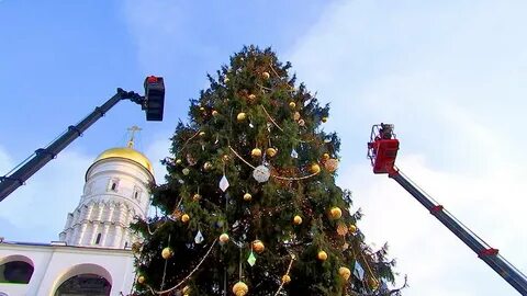 Украсить главную елку