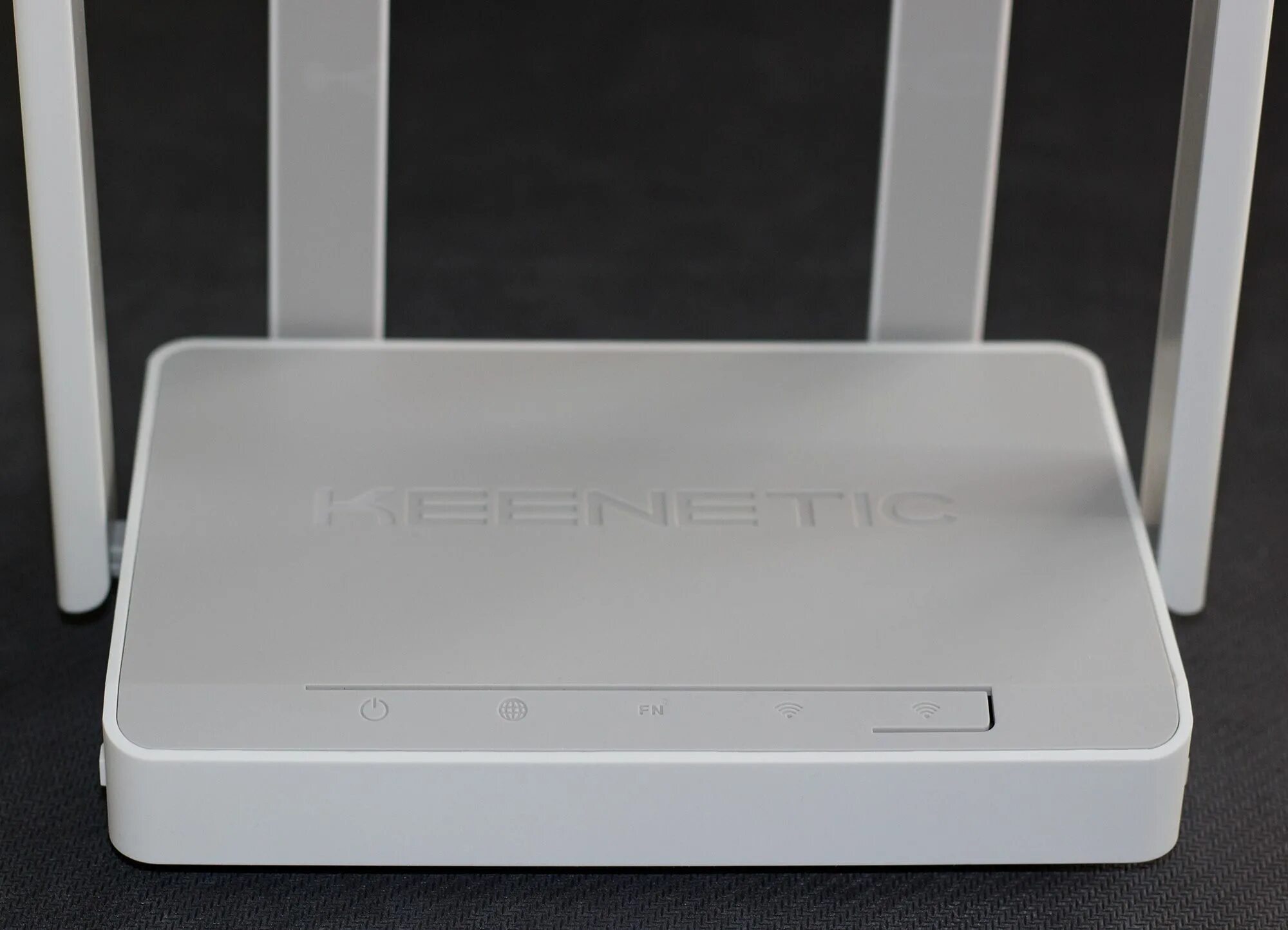 Keenetic viva 1910. Wi-Fi роутер Keenetic Viva. Маршрутизатор Keenetic Giga KN-1011. Keenetic Viva ac1300.