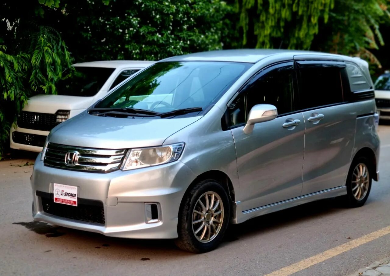 Honda Spike Hybrid. Honda freed Spike 2015. Honda freed Spike 2010. Хонда Фрид Спайк гибрид.