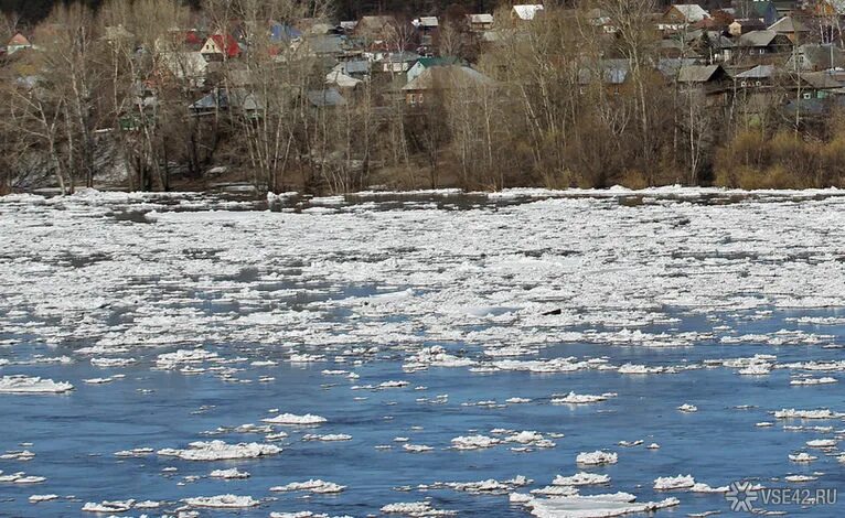 Уровень рек в новокузнецке веб. Уровень воды в реке Томь в Кемерово. Кемерово Томь река сейчас. Подъем воды на реке Томь Новокузнецк. Река Томь Новокузнецк.