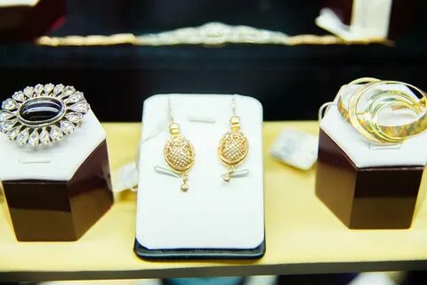 На выставке продали ювелирные изделия за 9