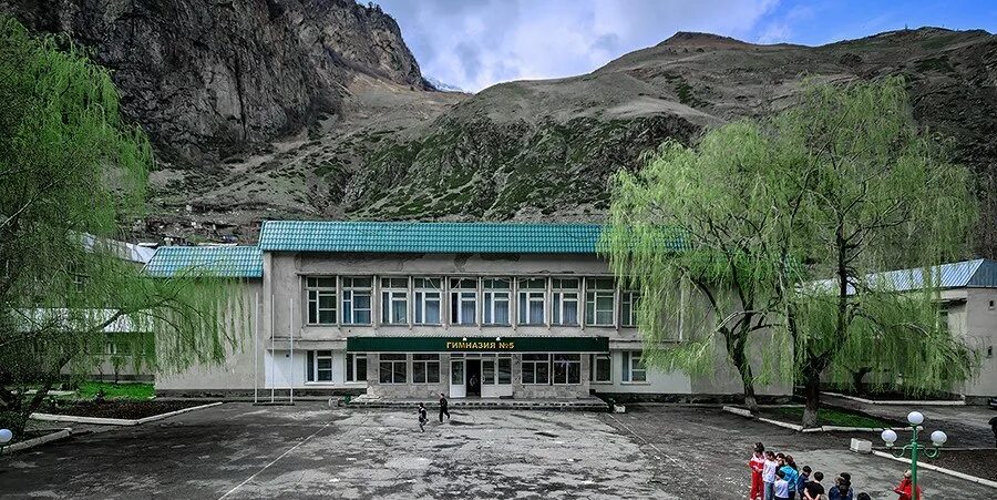 Гимназия 5 тырныауз. Сайт школы 8 прохладный кбр. Тырныауз школа. Тырныауз школа 3. Тырныауз школа 3.