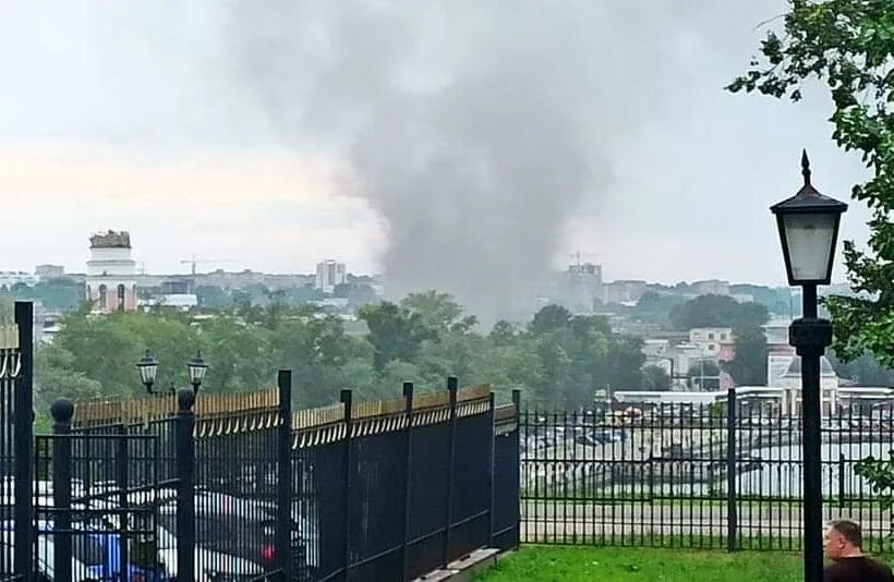 Пожар в ижевске. Что за здание горит в ижевске. Что за здание горит в ижевске. Крупный пожар. Чс удмуртской республики пожар.