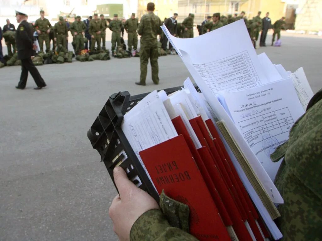 Увольнение военнослужащего. Военная служба. Уволенные с военной службы. Уволенные военнослужащие.