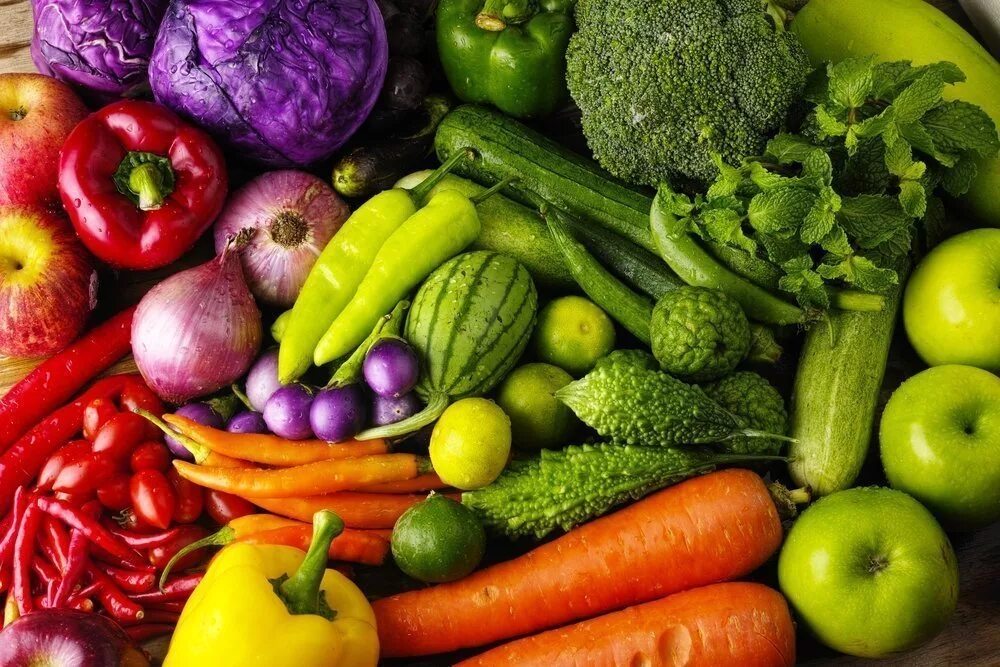 Органическая живая пища. Органические овощи. Органические продукты. Экологически чистые овощи. Экологически чистые фрукты и овощи.