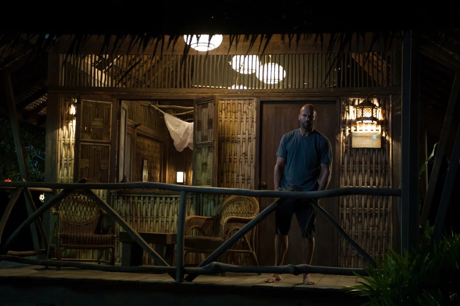 Механик воскрешение. Механик: воскрешение фильм 2016. фильм механик 2. механик воскрешение фильм 2016 механик. возрождение механик фильм 2016.