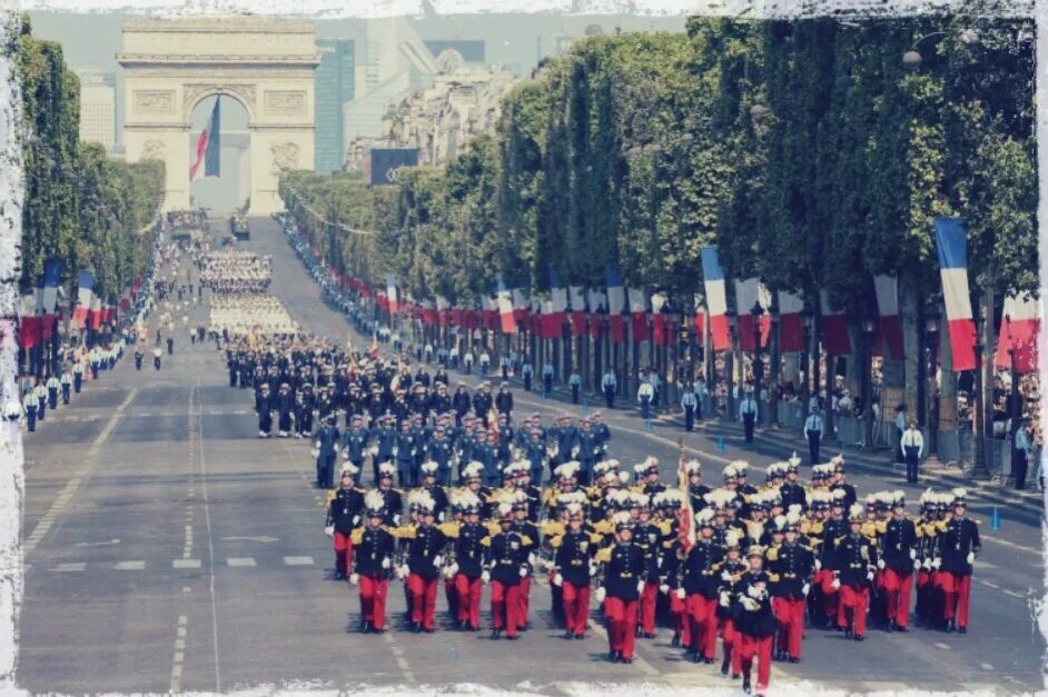 День взятия Бастилии парад. Парад во Франции в честь взятия Бастилии. Франция парад в день взятия Бастилии. День взя́тия Басти́лии парад.
