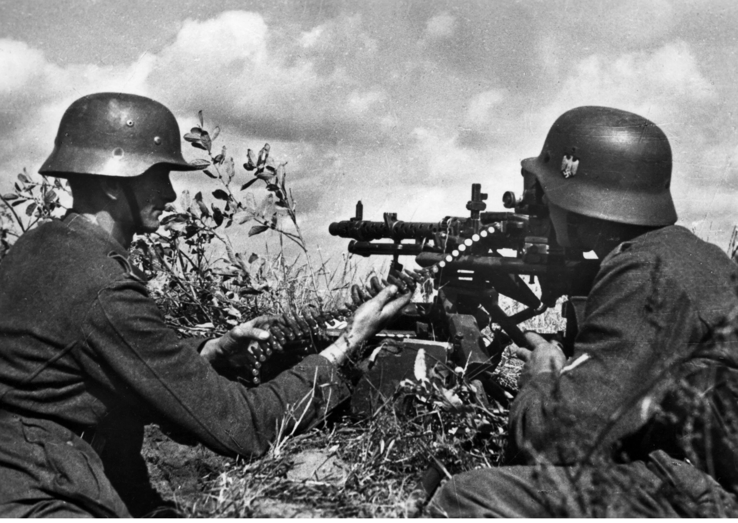 Центр вермахта. Солдат вермахта 22 июня 1941 года. солдаты вермахта июнь 1941. пулеметчики вермахта с мг 34.