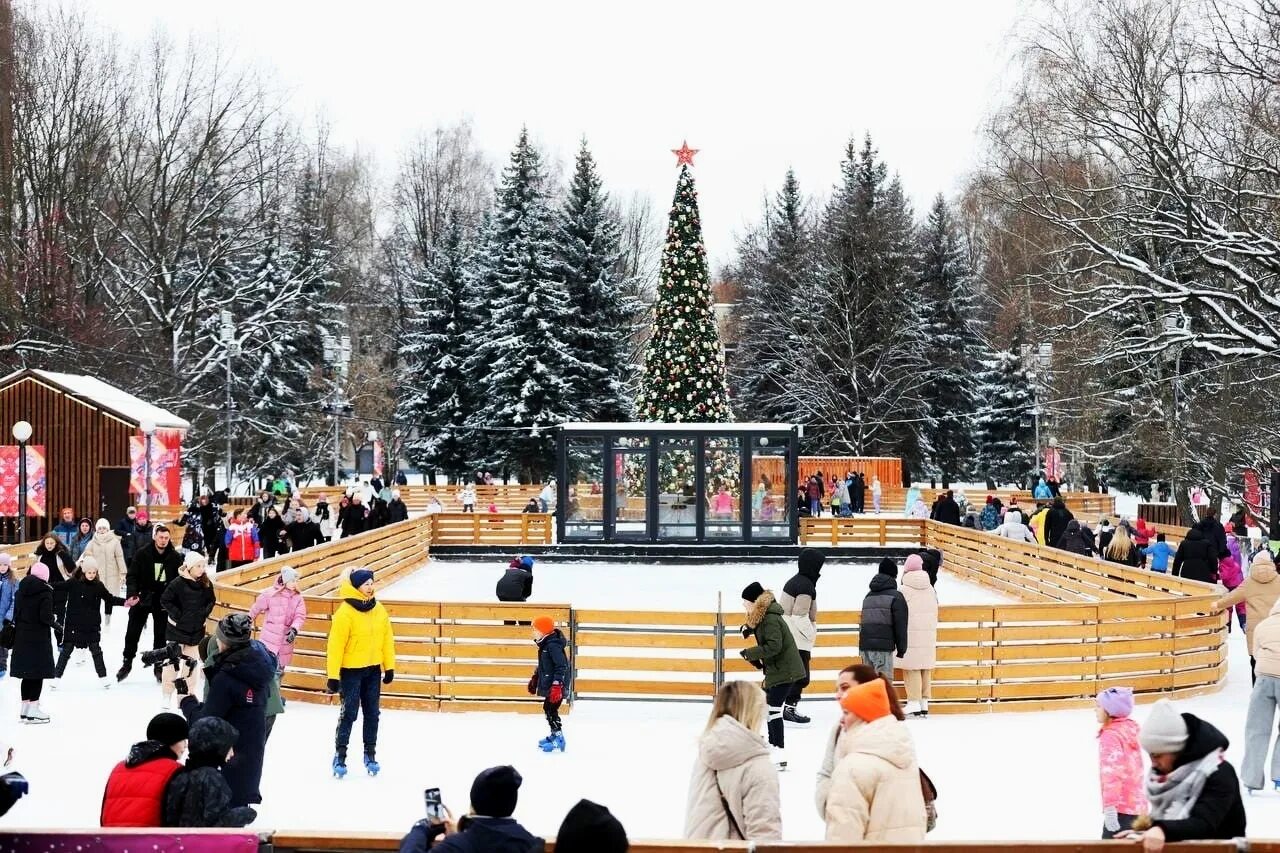 Театральный каток Химки. Московская область Химки Юбилейный парк театральный каток. Каток в парке Толстого Химки. Каток в парке Толстого Химки 2023. Театральный каток купить билеты