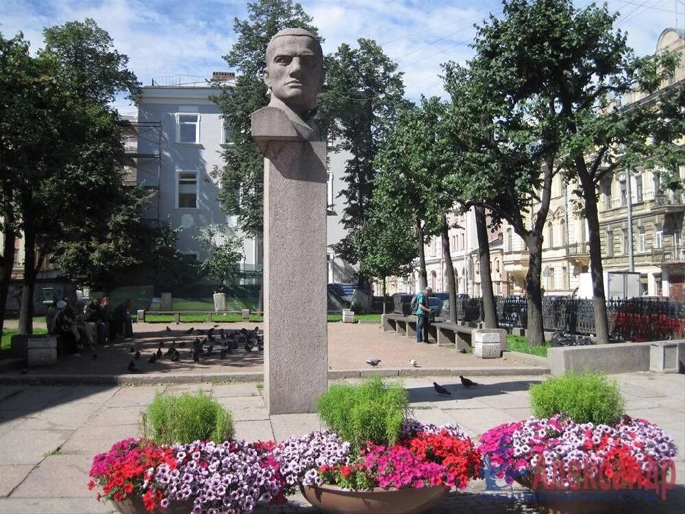 Залшупина. Памятник маяковскому в санкт-петербурге на улице маяковского. Санкт петербург улица маяковского памятник. Маяковского 15 санкт петербург. Улица маяковского санкт-петербург.