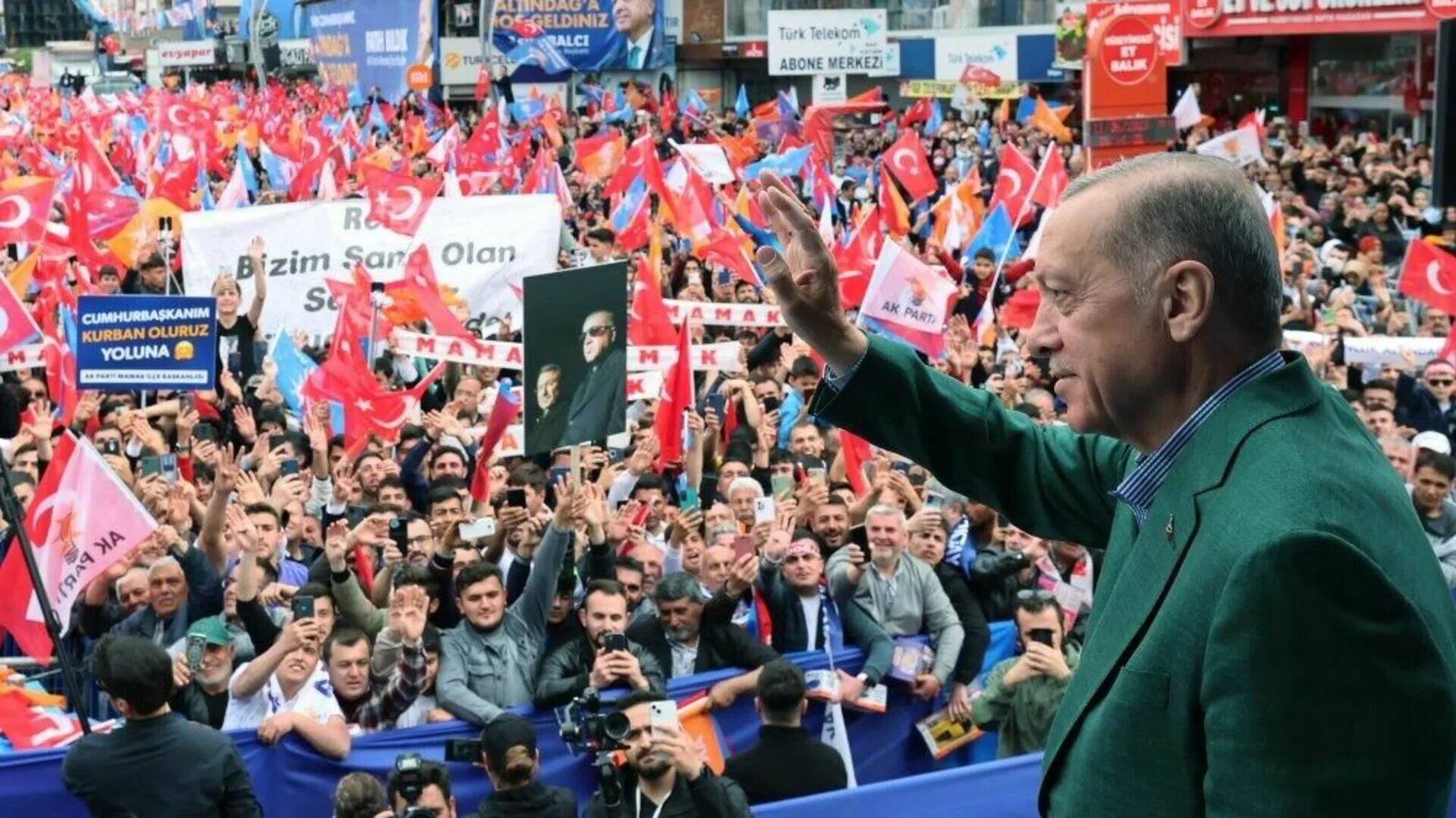 Воскресные выборы. Эрдоган митинг. Народ на митинге. Выборы президента Турции. Митинг выборы.