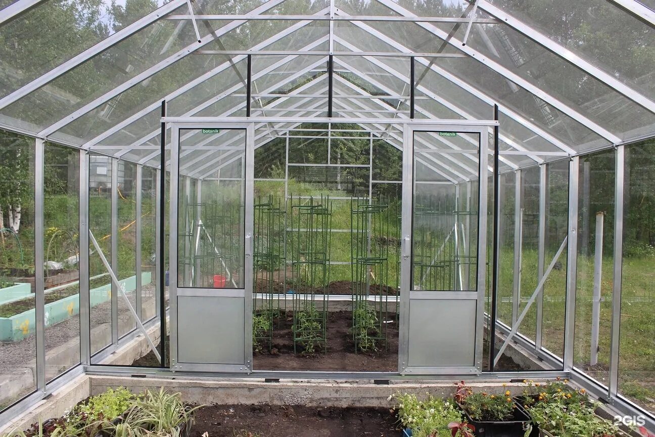 алюминиевые теплицы под стекло. теплица ботаник. теплица greenhouse. теплица «botanic-t 14» с мини тамбуром производитель. стеклянная теплица.