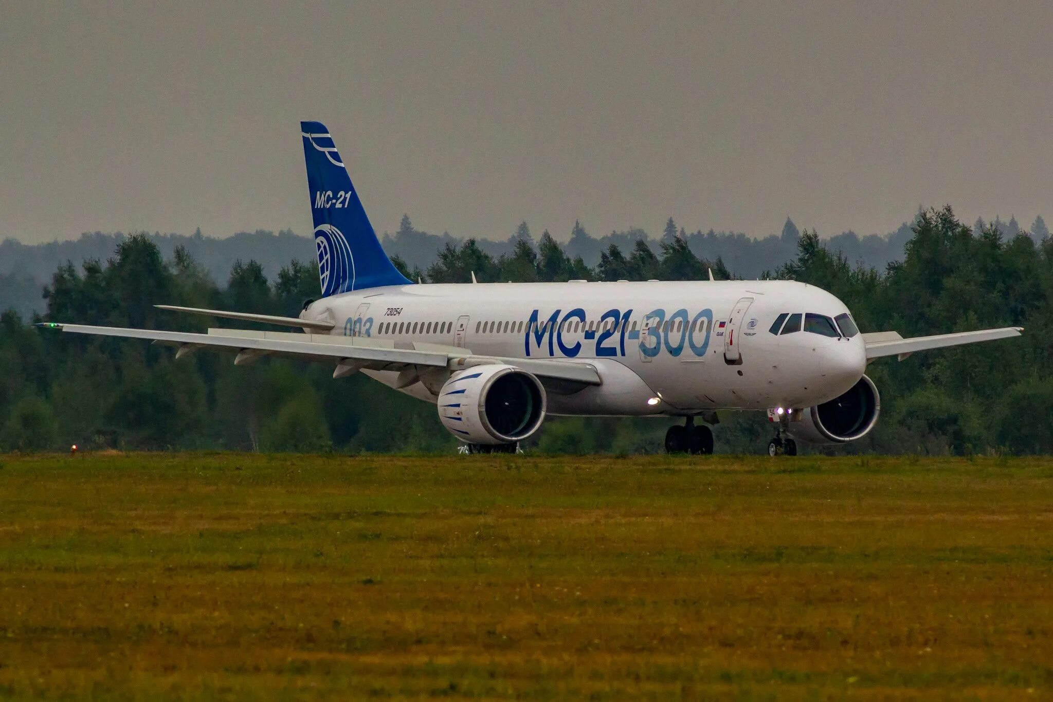 Самолет мс 21 полеты. Мс21 самолет. МС-21. МС-21 пассажирский самолёт. МС 21 300.