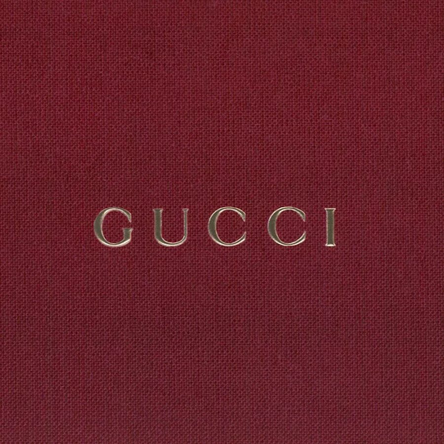 Надпись гуччи. Гуччи. Логотип гуччи. Гуччи логотип на Красном фоне. Обои гуччи.