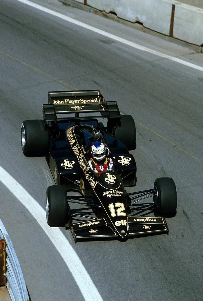 Lotus f1 1984. Найджел Мэнселл 1984. Lotus Renault 1984. Лотус 1984 формула 1.