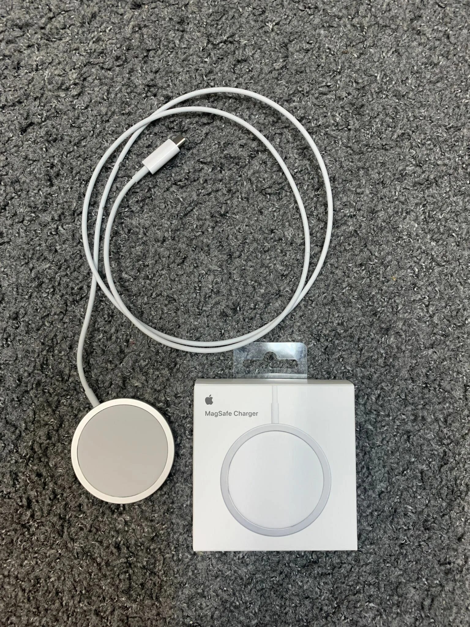 Apple MAGSAFE Charger mhxh3ze/a. Беспроводное зарядное устройство Apple MAGSAFE mhxh3ze/a. MAGSAFE Charger беспроводная зарядка. Apple MAGSAFE mhxh3ze/a, 15 Вт.