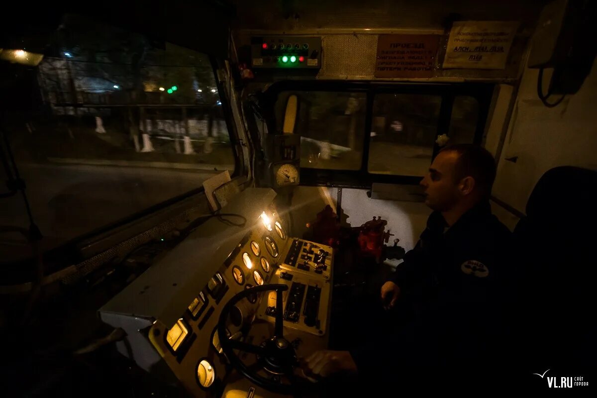 владивосток вакансии машинист. иволга электропоезд кабина машиниста. эдуард устинович пилот. владивосток вакансии машинист. лысенко елена цппк.