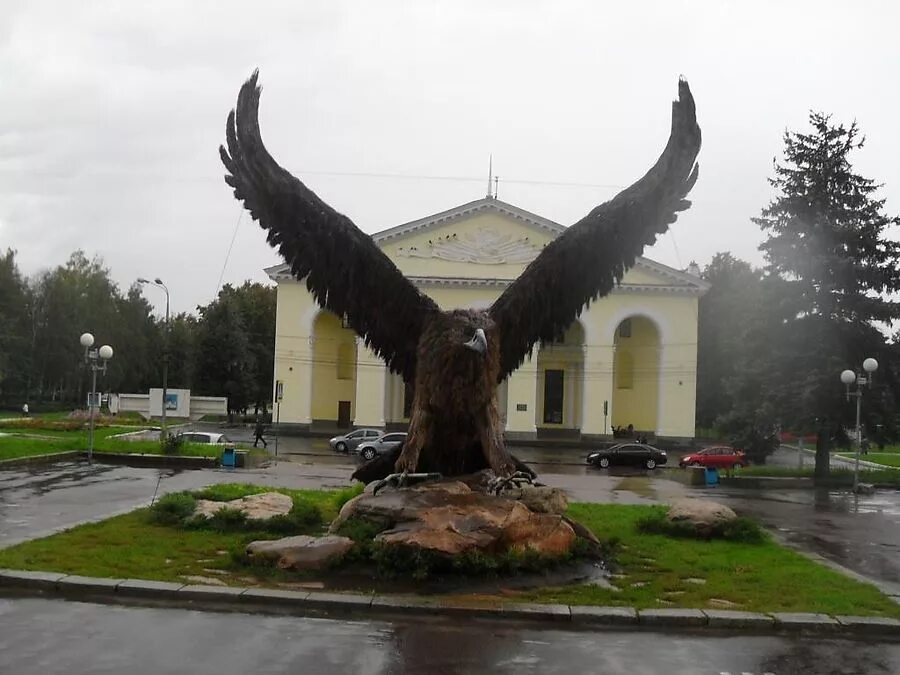 Орел крошка. Памятники города орла. Орел в городе Орел. Достопримечательности заводского района города Орел. Памятник Орлу в Орле.