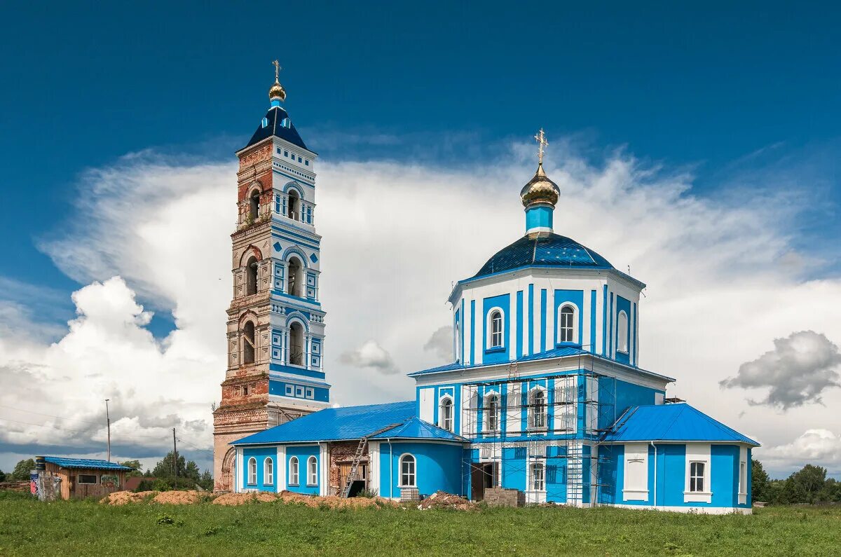 Церковь успенской богородицы. Храм Успения Пресвятой Богородицы с. Пушкино, Калининский район. Храм Успения Пресвятой Богородицы село Успенское. Успенская Церковь Пресвятой Богородицы Тверская область. Храм Успения Божией матери Ижевск.