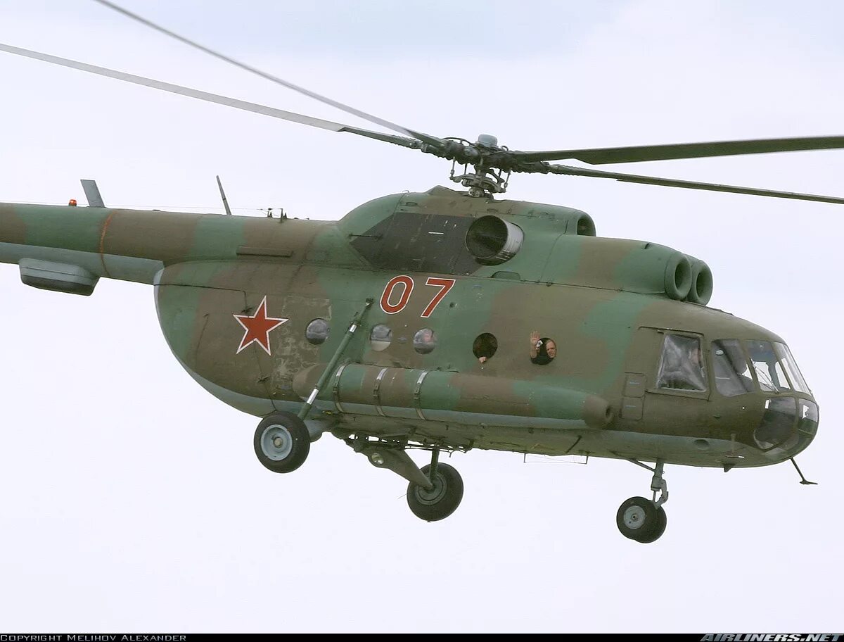 Ми 8 россия. Ми-8 вертолёт. Транспортный вертолет ми-8. Ми-8 вертолёт вертолёты СССР. Боевой вертолёт ми-8.