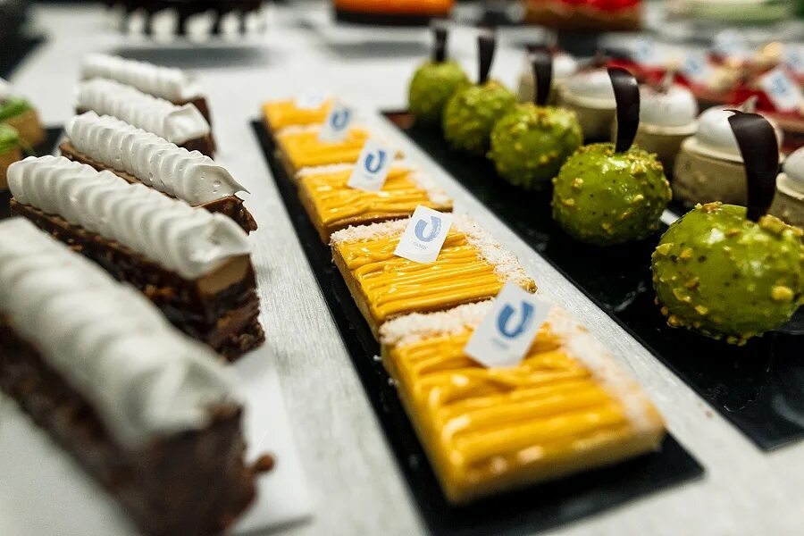 Александр кислицын москва. Кондитерская школа александра кислицына. Александр кислицын кондитер. Александр кислициншеф-кондитер. Кислицына кондитер.