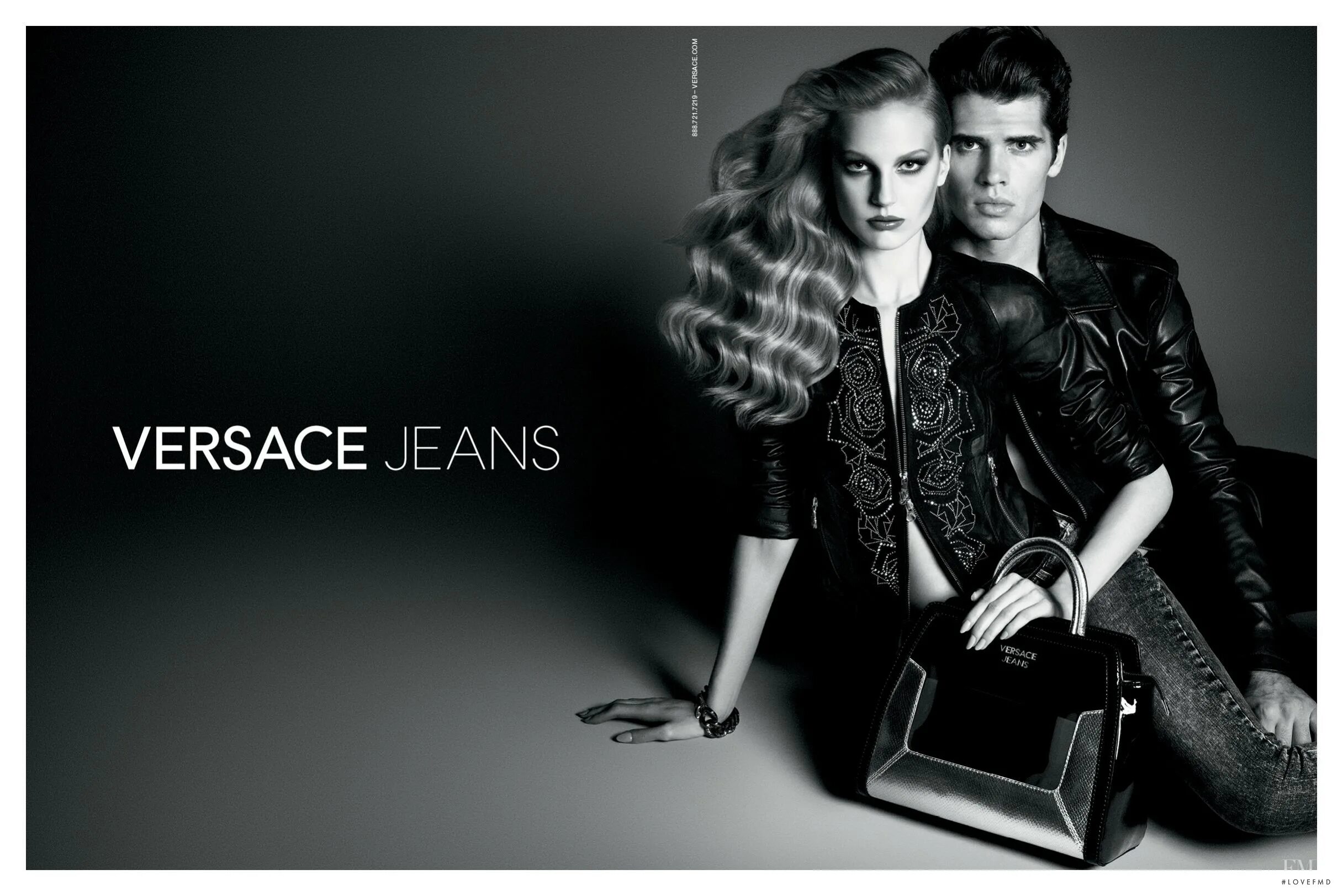 Версаче кампейн. Versace 2000 campaign. Кампейн Версаче 2021. Versace Jeans Couture campaign. Advertising campaign is