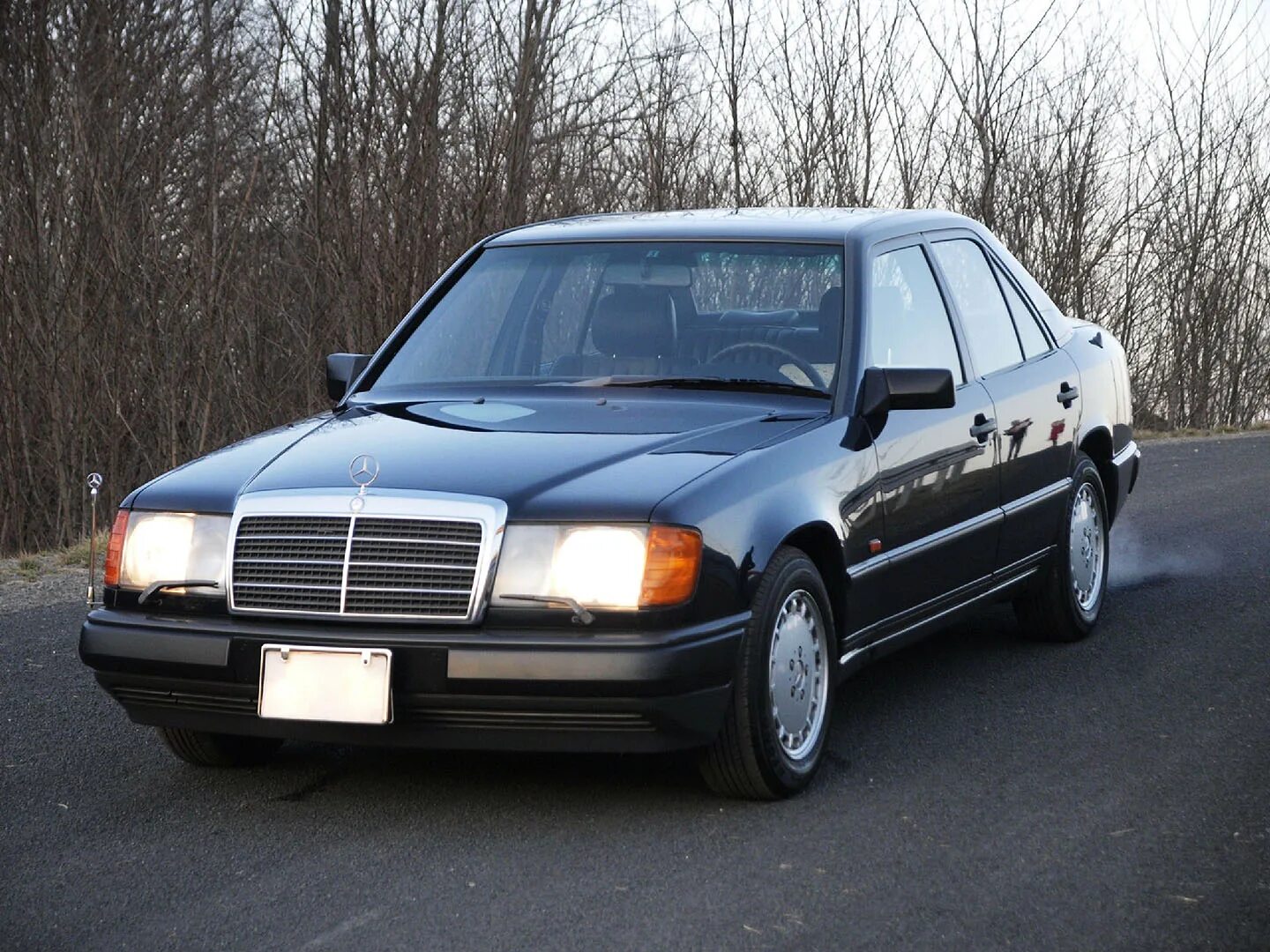 124 тыс. Mercedes Benz w124 e230. Mercedes w124 89. Мерседес 124 89 год. Mercedes e300.