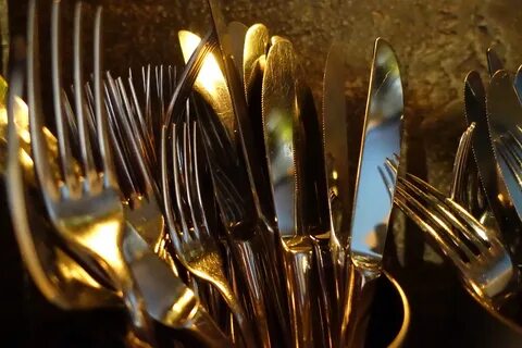 Вилки и ножи в ресторане