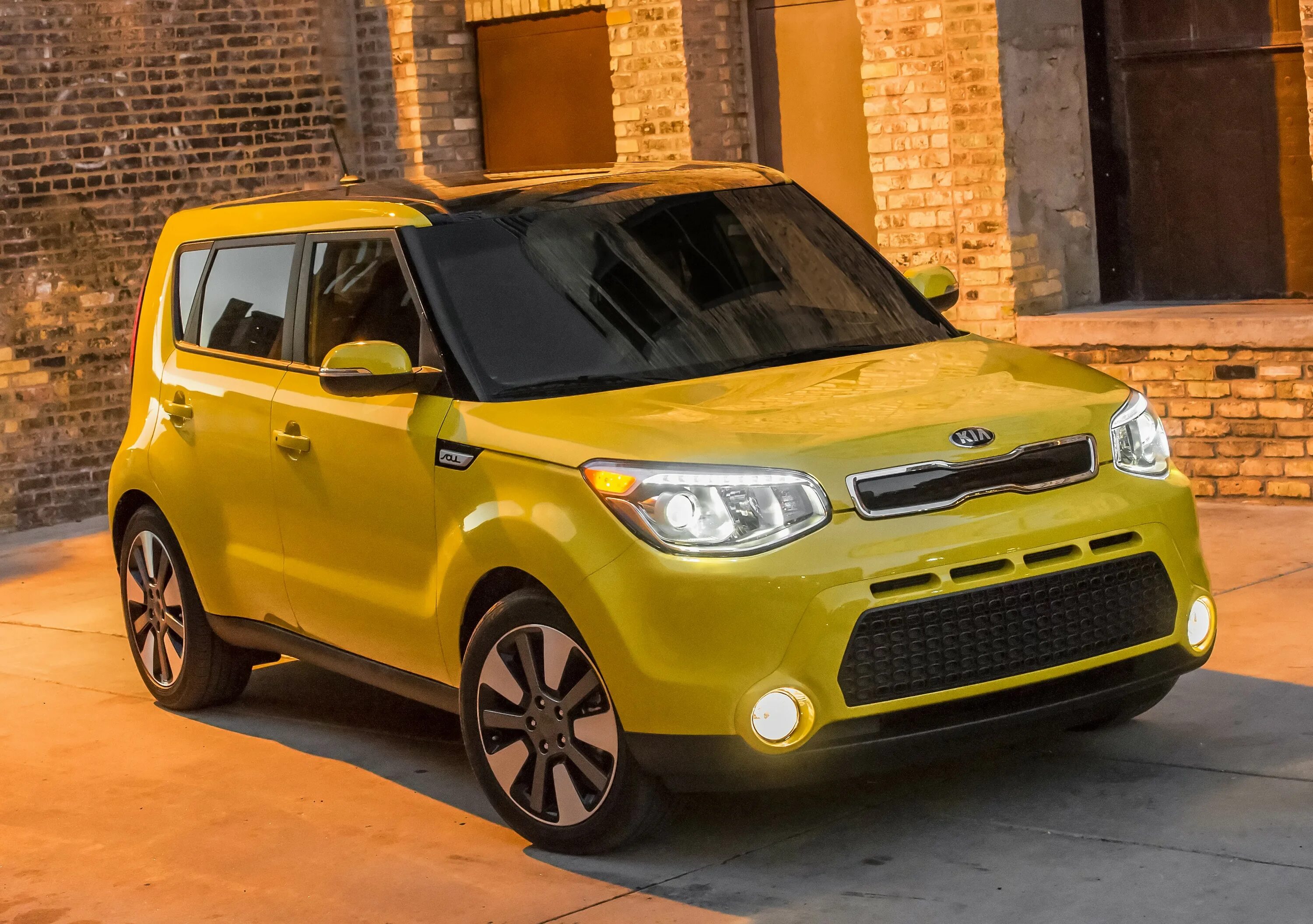 Киа соул радиус. Киа соул 2016. Kia Soul 2014. Kia Soul 2015. Kia Soul 2016 года.