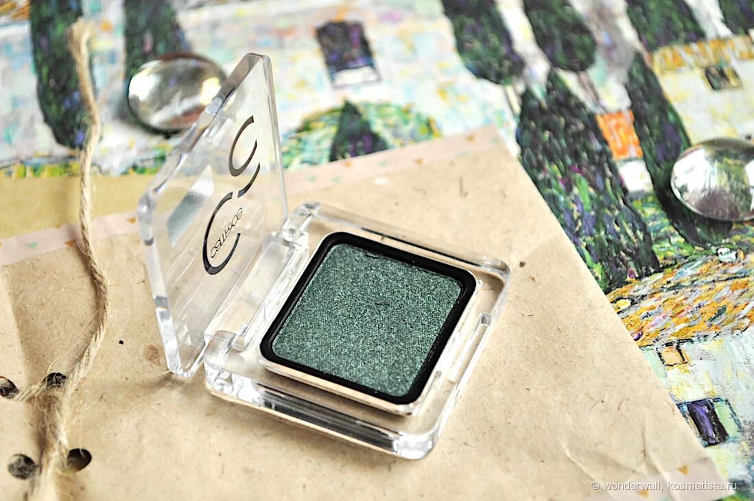 Catrice eyeshadow. Catrice Mystic Forest. Тени Catrice Art couleurs. Catrice тени рефил. Catrice тени для век Art couleurs Eyeshadows.