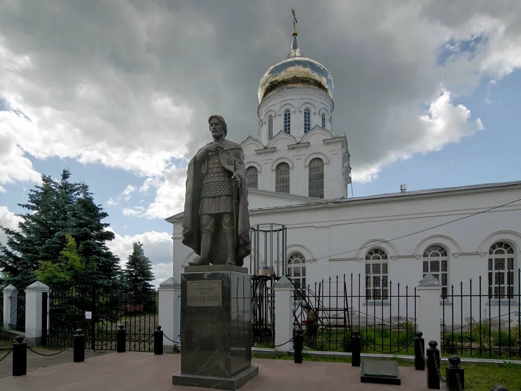 Памятник александру александрову. Памятник Александру Невскому в Александрове.