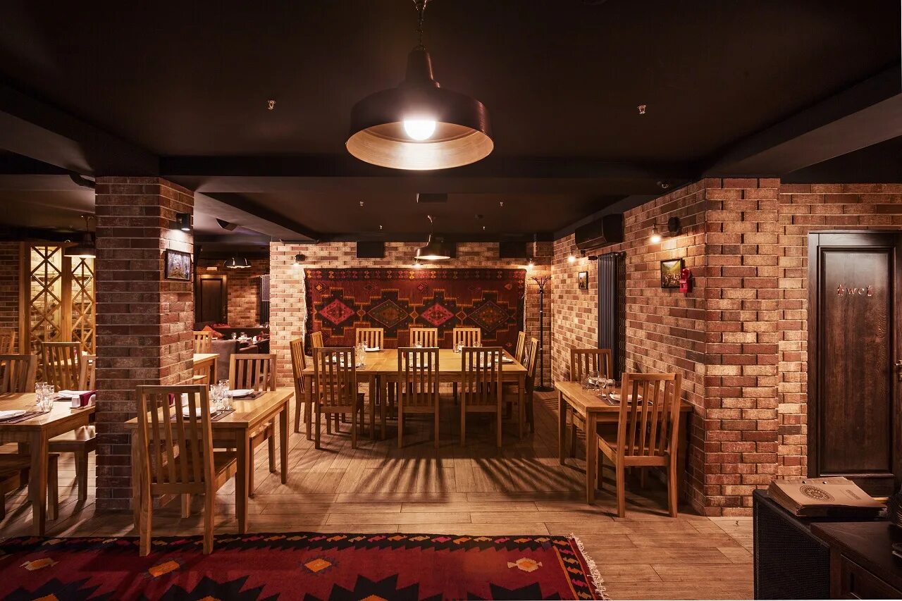 тифлис ижевск. максима горького 156 ижевск. интерьер ресторана грузинской кухни. тифлис ижевск. тифлис ижевск ресторан.