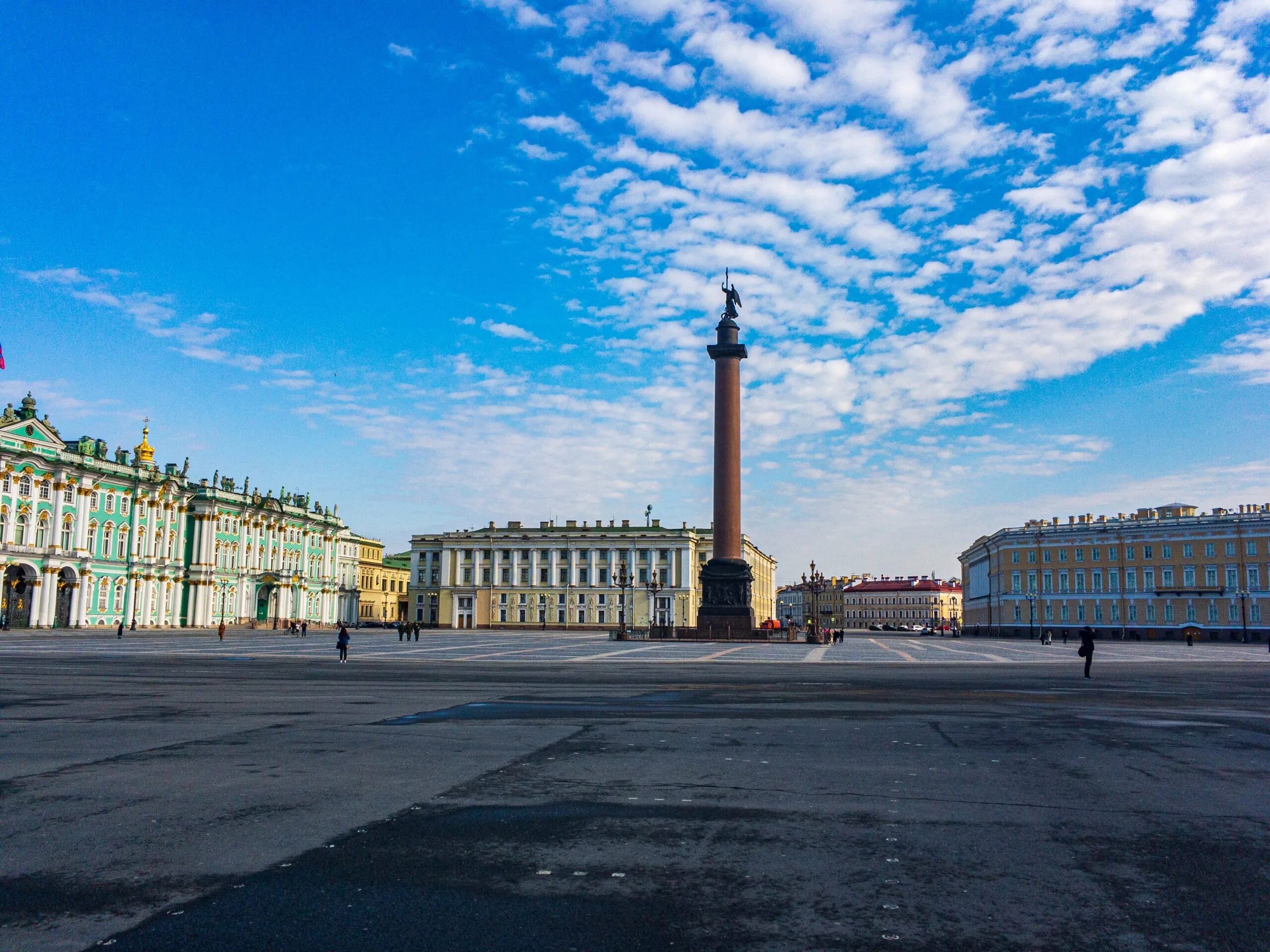 Дворцов площадь 12. Дворцовая площадь в санкт-петербурге. екатеринбург дворцовая площадь. дворцовая площадь московского кремля.