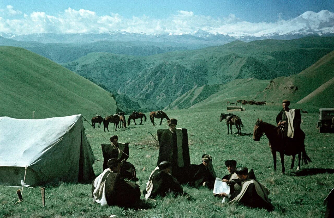 Быт в горах кратко. Кабарда 1933. Балкарцы Горцы Кавказа. Адыги в Кабардино Балкарии. Кабарда Кавказ.