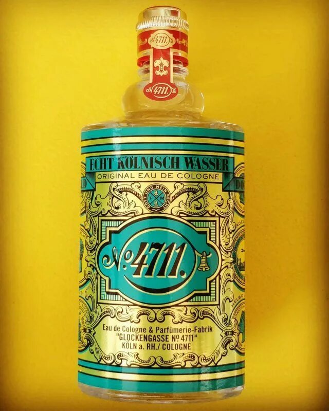 Кельнский одеколон. Кельнский одеколон. Одеколон кельнская вода. Парфюм 4711 кельнская вода. Кельн одеколон.